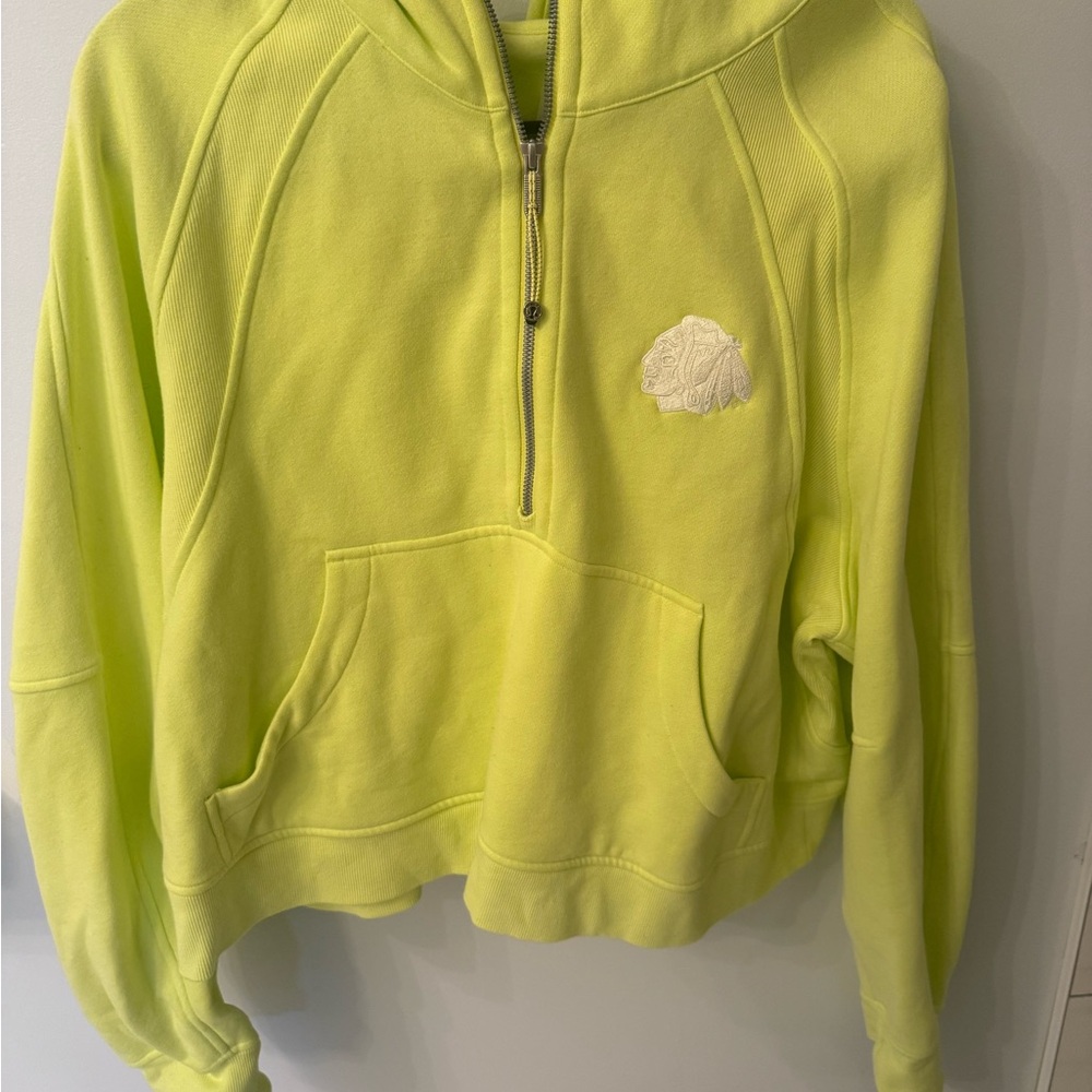 Lululemon blackhawks scuba with hood. Worn once.